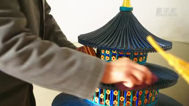 老大爷用1万多双筷子搭出天坛