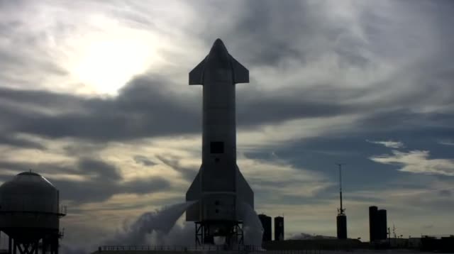 视频｜SpaceX星际飞船原型火箭着陆数分钟后爆炸