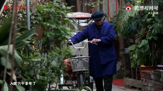 87岁党员62年义务理发超3万人