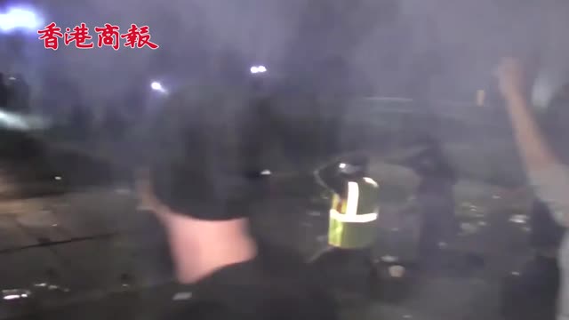 美国示威者抗议一非裔男子被警察枪杀  拜登称需落实问责制度