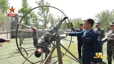 边防军人在清华跨界体验飞行训练