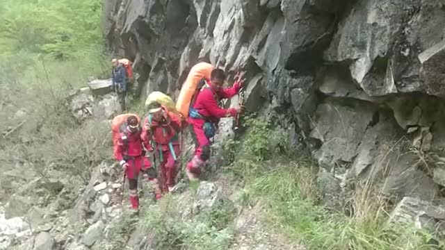 失联驴友获救后减扣搜救者车费 搜救者：人没事就好