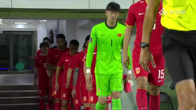 赞！世预赛国足2-0击败菲律宾