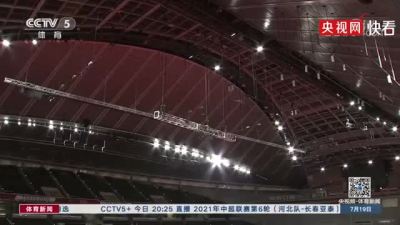 视频 | 刘国梁用脚丈量奥运场地，许昕吐槽训练场地跑不开