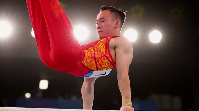 中国体操副领队回应肖若腾摘银